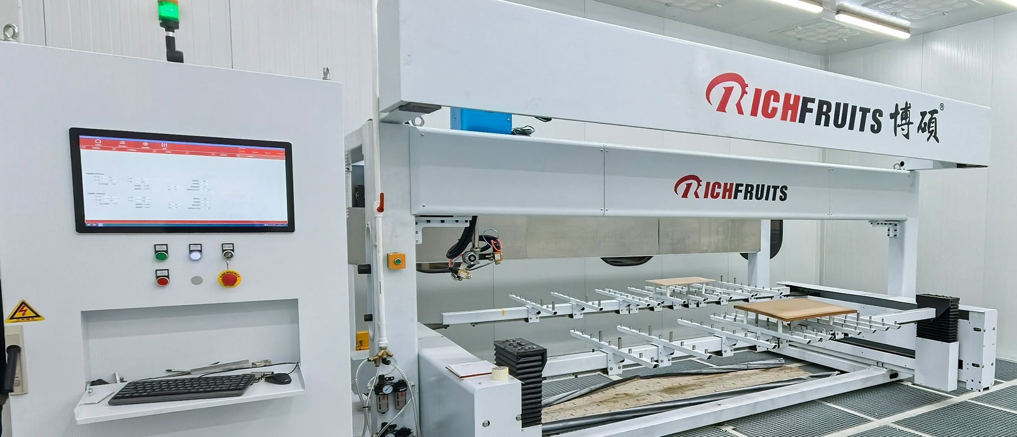 Akıllı püskürtme makinesi-PE/PU/WB/AC/NC için 